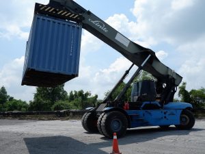 REACH STACKER 0002 DSCF2227